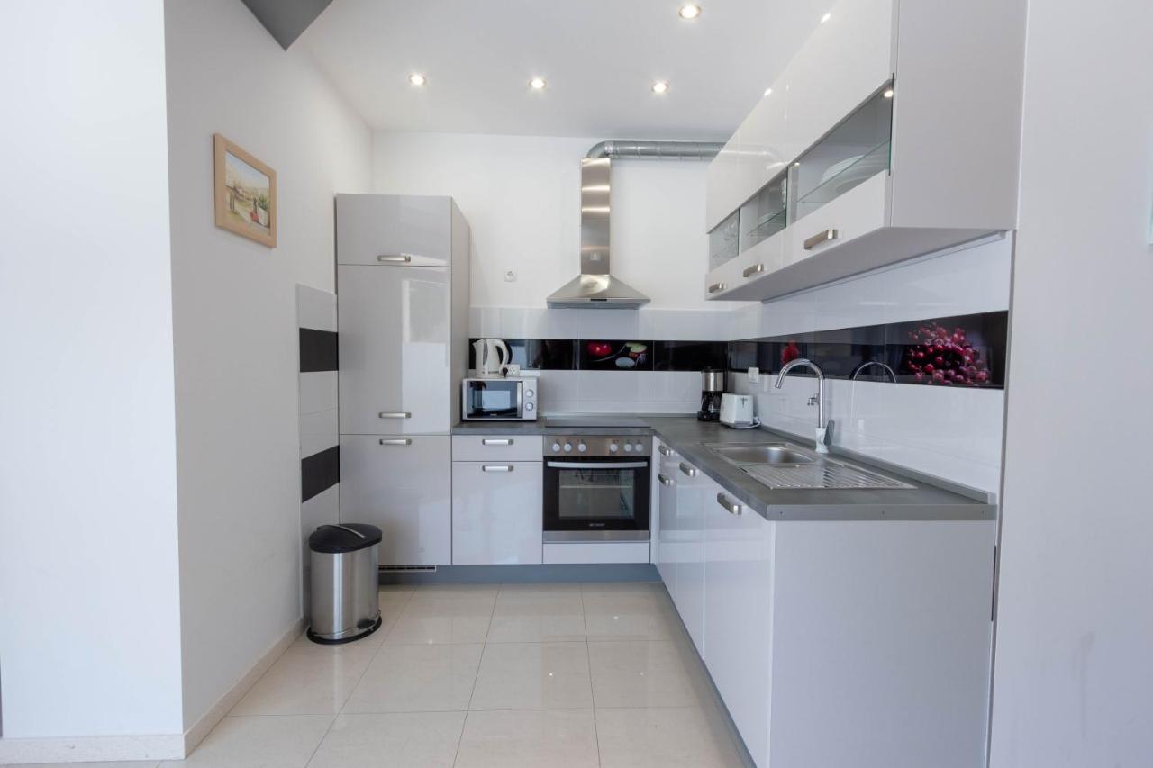Apartman Dora Podstrana Zewnętrze zdjęcie